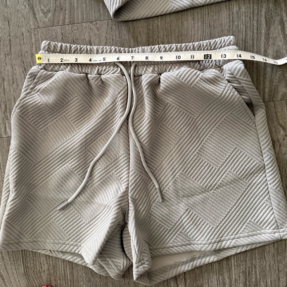 Geometric Patterned Top & Short Set NEW - Picture 5 of 8